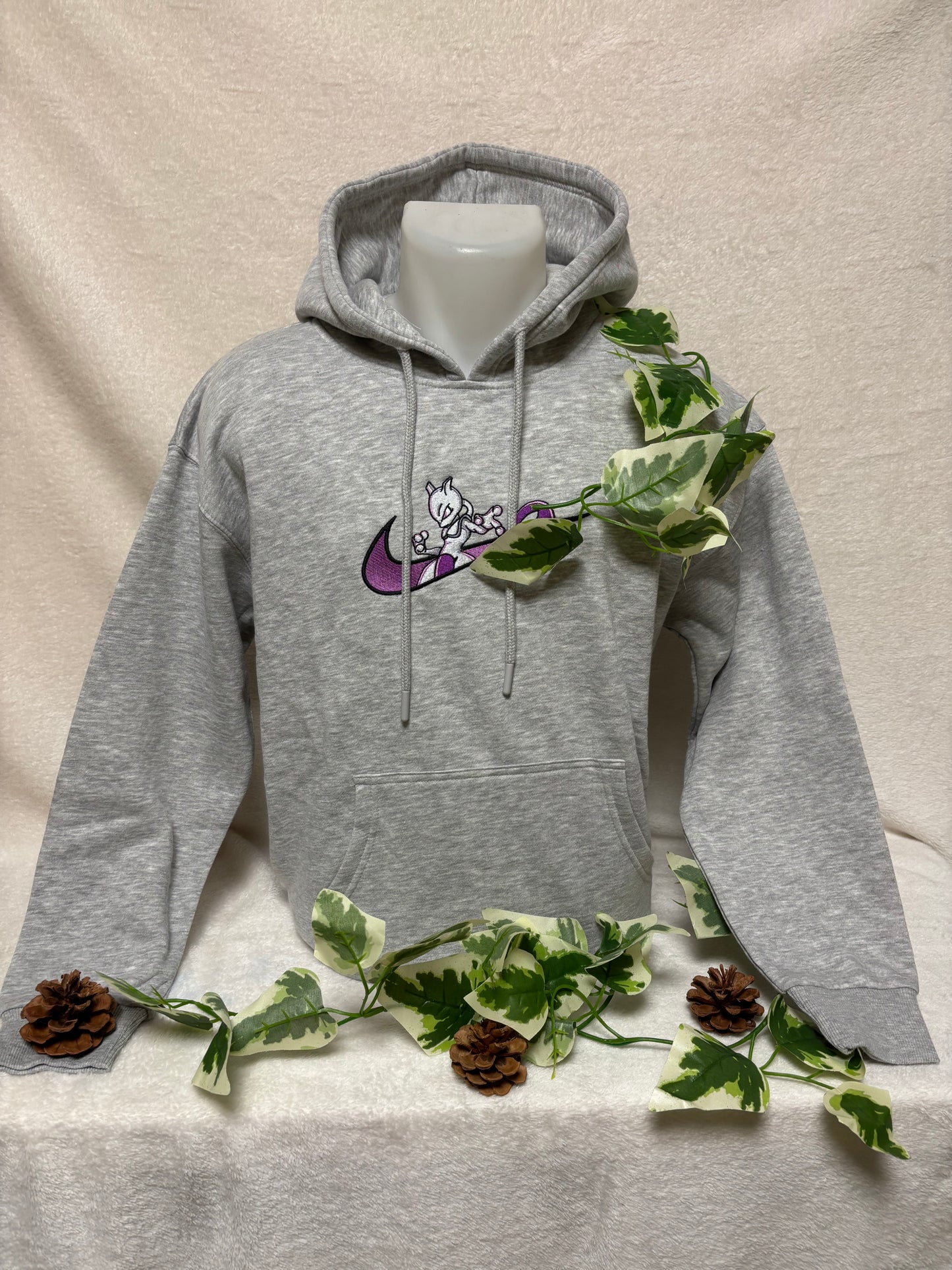 Sweat brodé Mewtwo - Pokémon