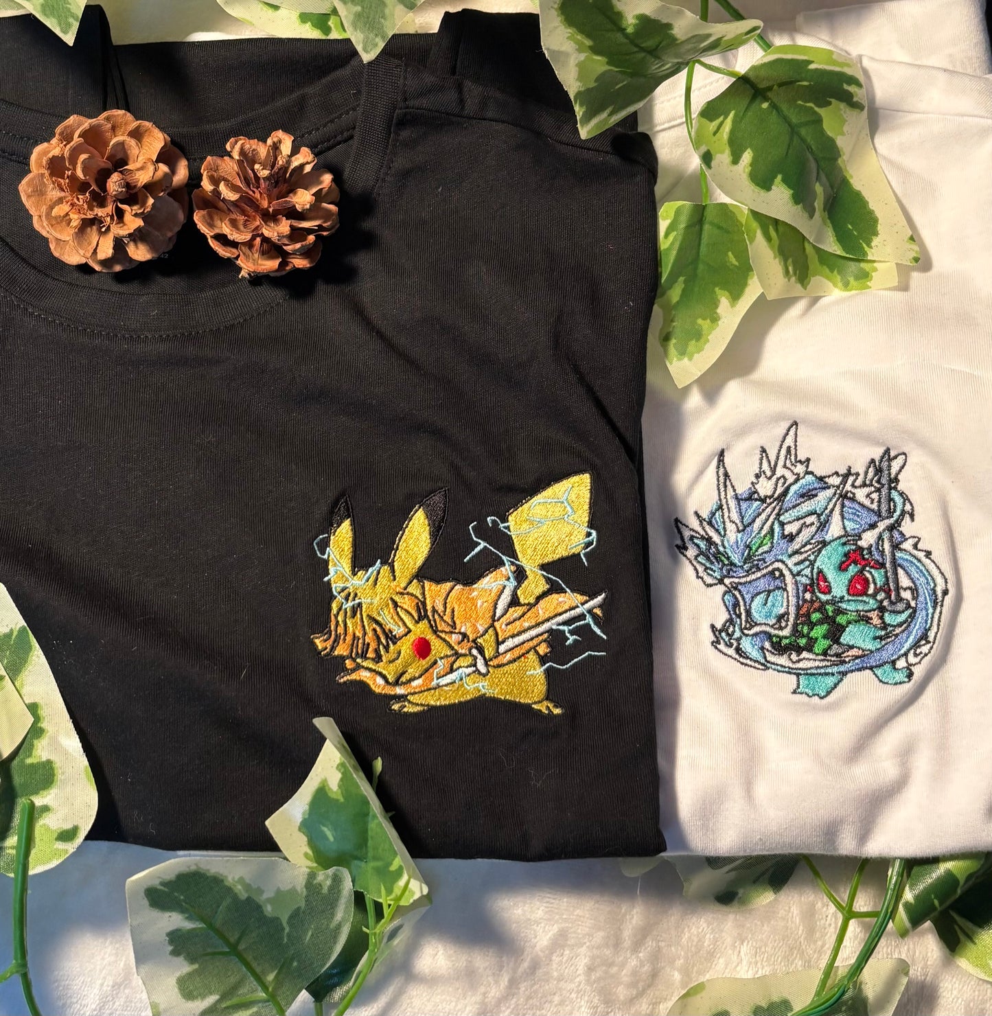 T-shirt Brodé Pokémon X Démon Slayer