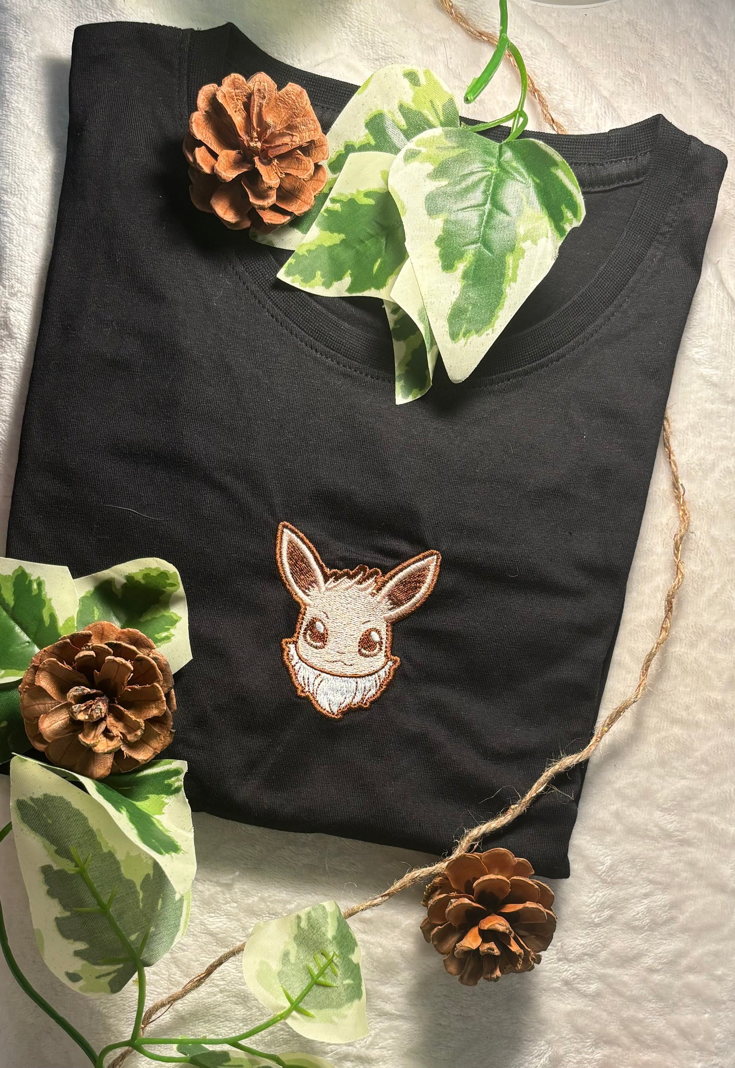 T-shirt Evoli brodé - Pokémon
